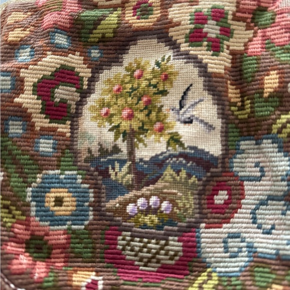 Vintage Floral Needlepoint Kiss-Lock Handbag | Pastoral Scene Brass Frame - Picture 4 of 10